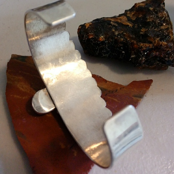 SOLD!!!! VINTAGE TURQUOISE CUFF - Picture 3 of 3